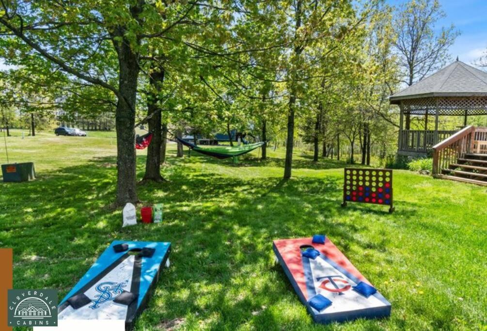 Cozy Cabin With Hottub At Cloverdale Cabins ヒンクリー エクステリア 写真