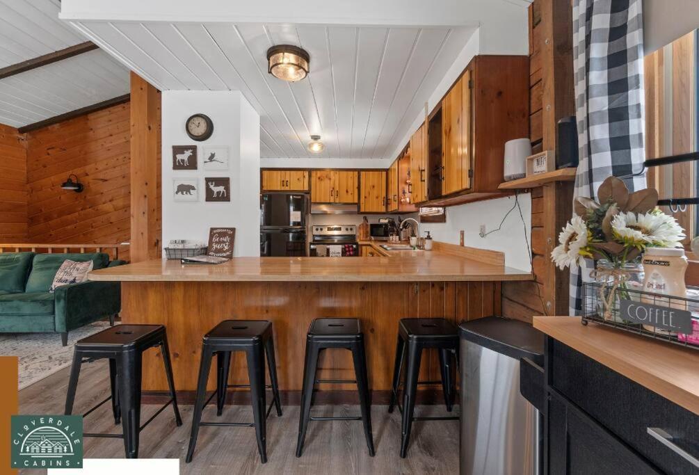 Cozy Cabin With Hottub At Cloverdale Cabins ヒンクリー エクステリア 写真