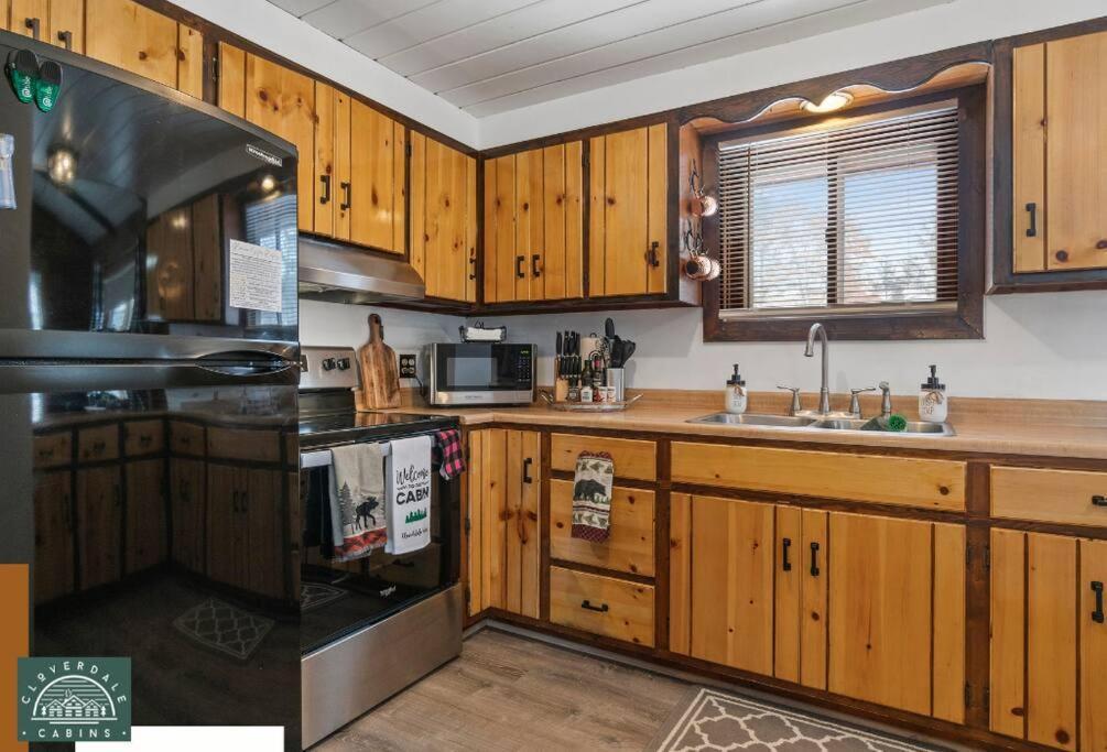 Cozy Cabin With Hottub At Cloverdale Cabins ヒンクリー エクステリア 写真